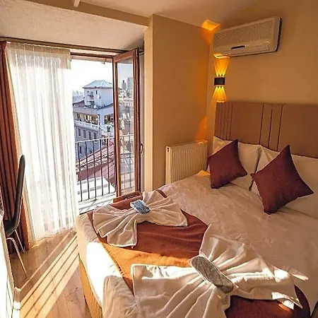 Hotel La Fortuna Taksim 5*