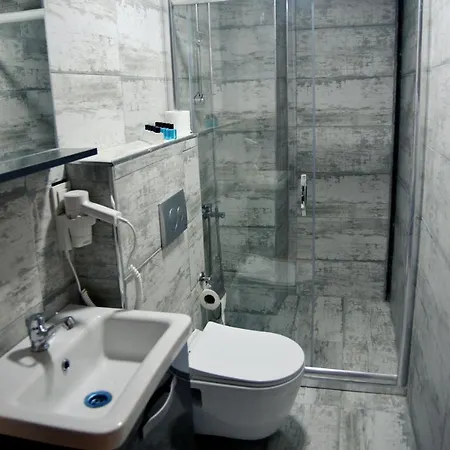 Hotel Ars Taxim 2*
