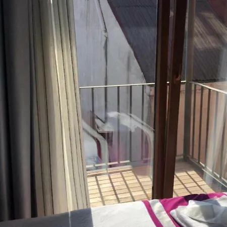 Hotel Ars Taxim 2*