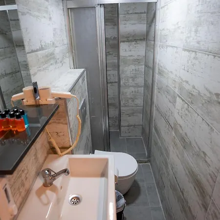 Hotel La Fortuna Taksim 2*