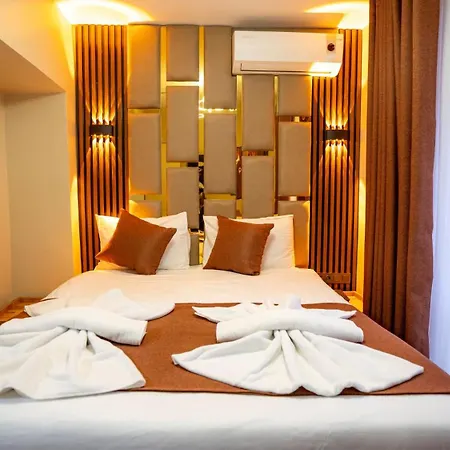 Hotel La Fortuna Taksim 2*